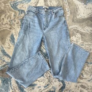 Abercrombie & Fitch Ankle Straight High Rise Jeans Size 28